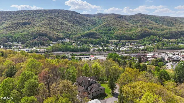 $530,000 | 500 Ridge Avenue Northwest, Norton, VA 24273