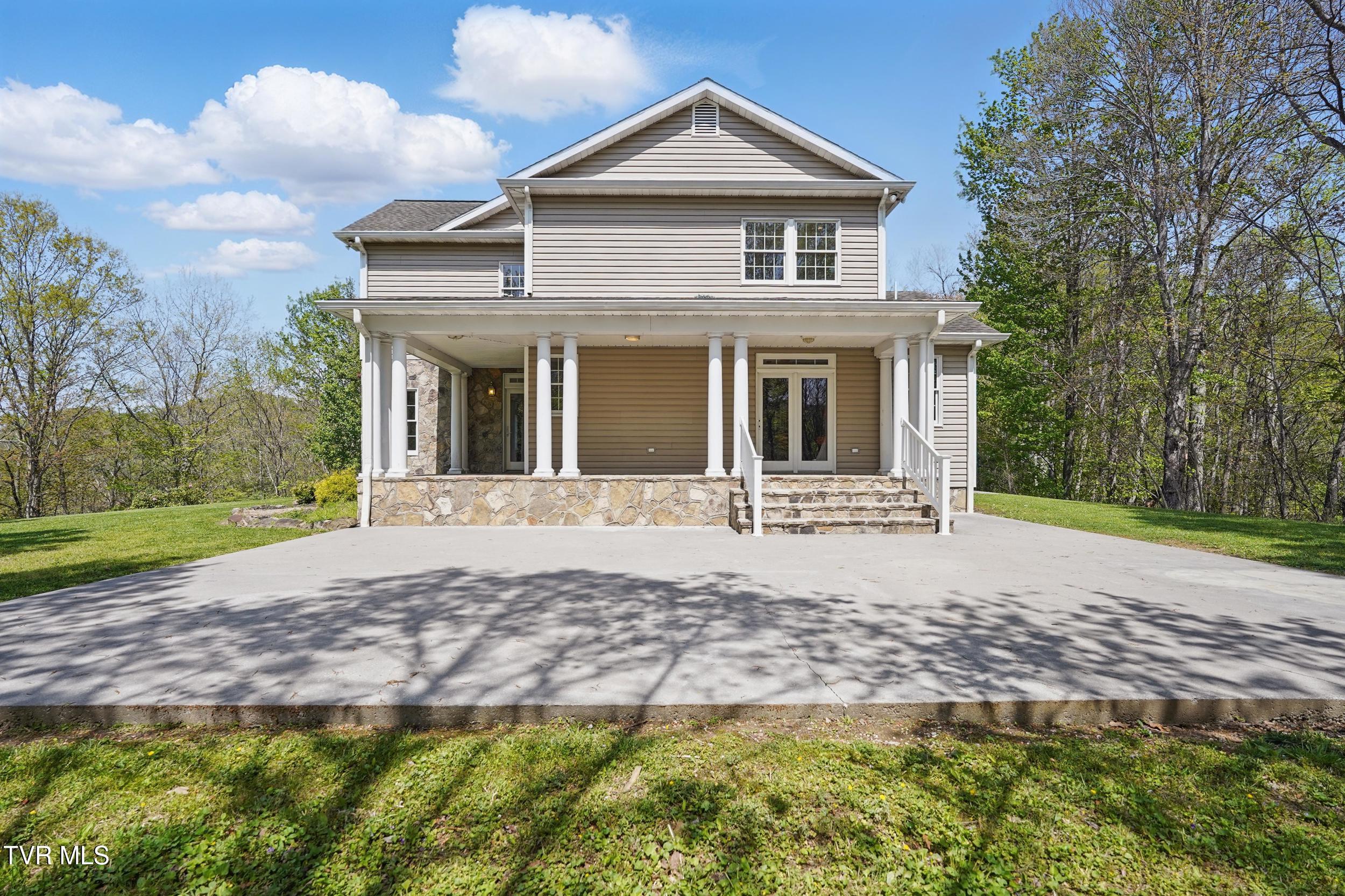 500 Ridge Avenue Northwest Norton, VA 24273 - Photo 8 of 61 SPACIOUS PATIO