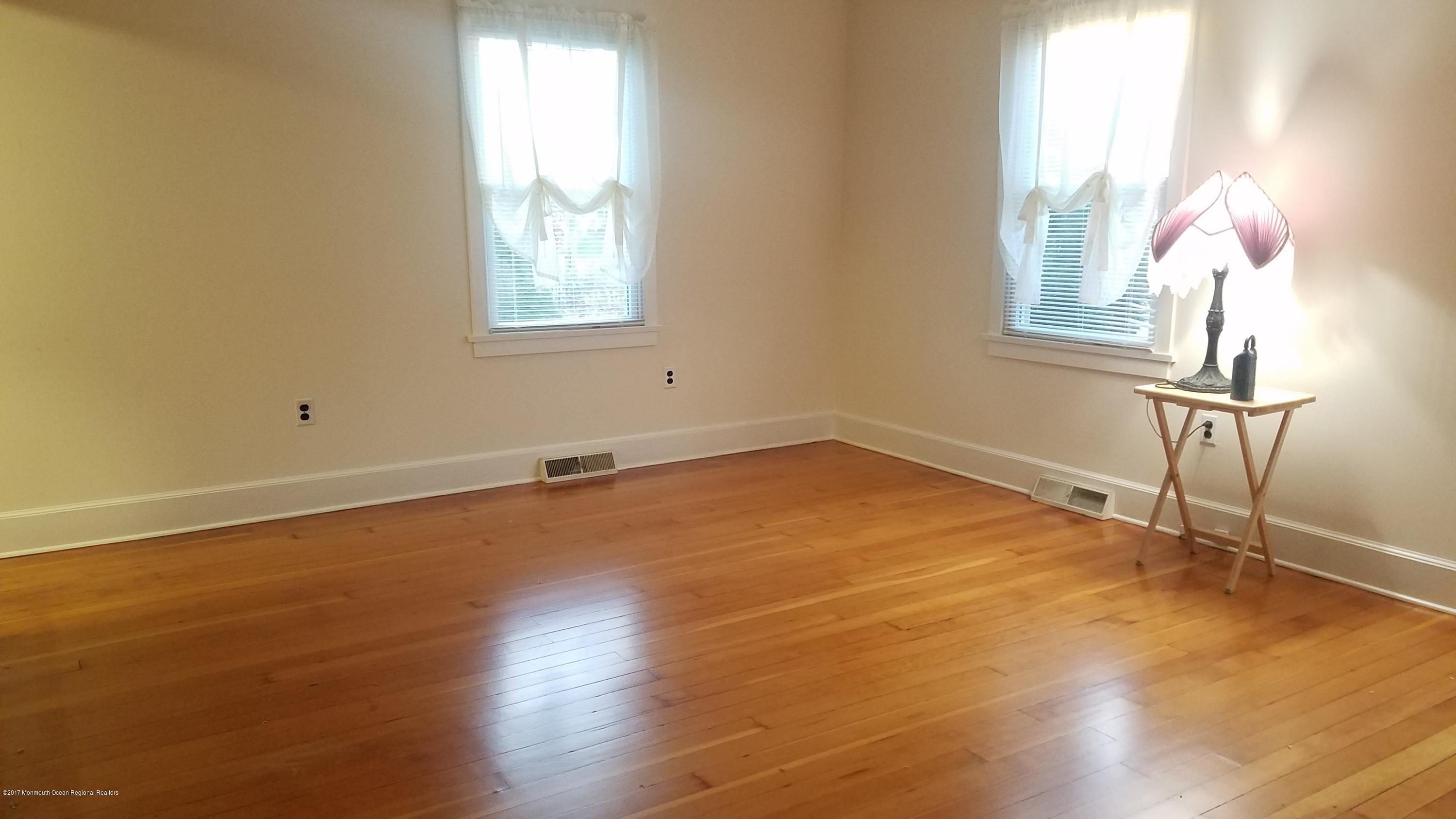 1175 Ridgefield Drive Point Pleasant, NJ 08742 - Photo 12 of 29 20171124_160905