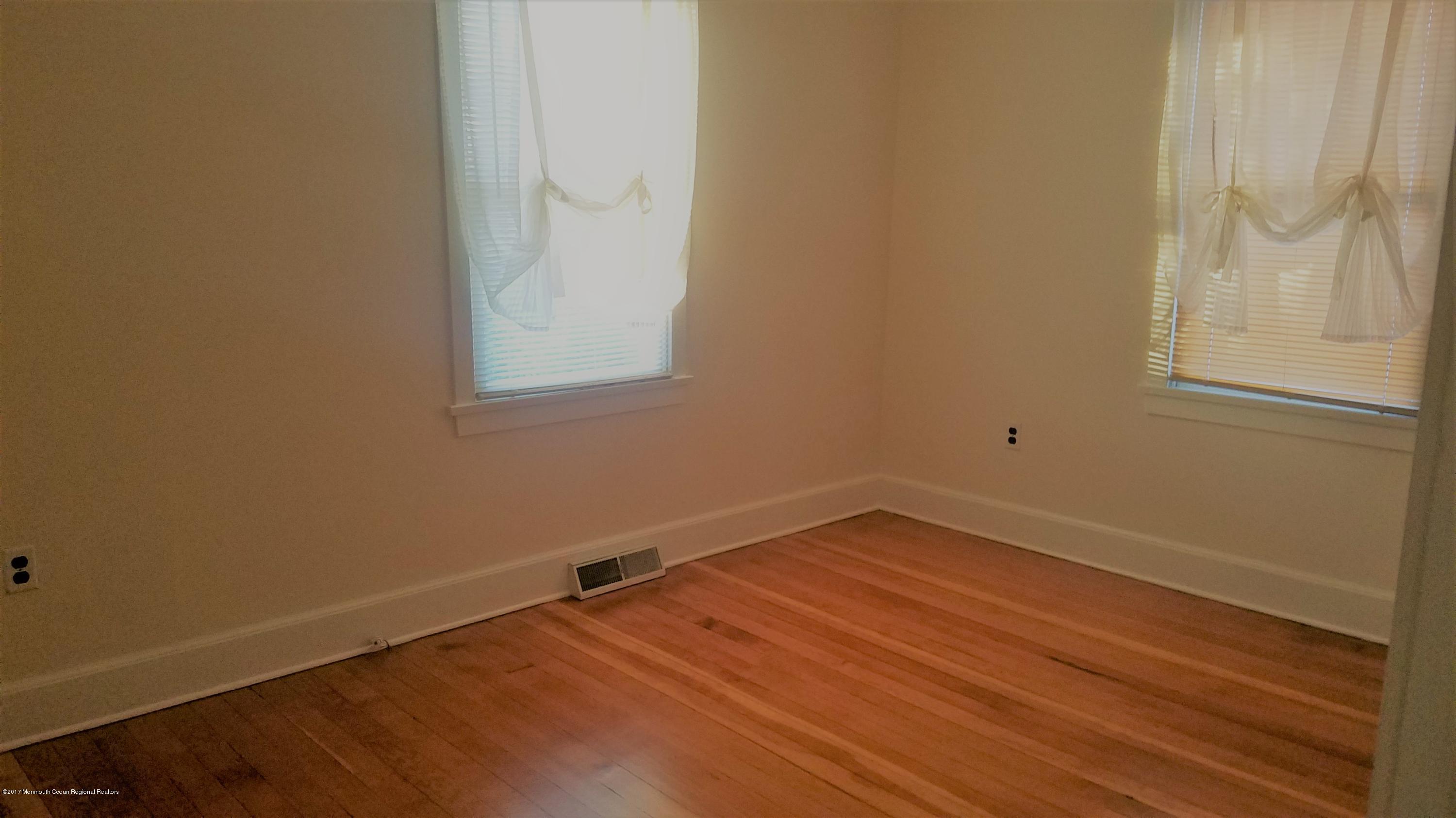 1175 Ridgefield Drive Point Pleasant, NJ 08742 - Photo 13 of 29 20171124_160820