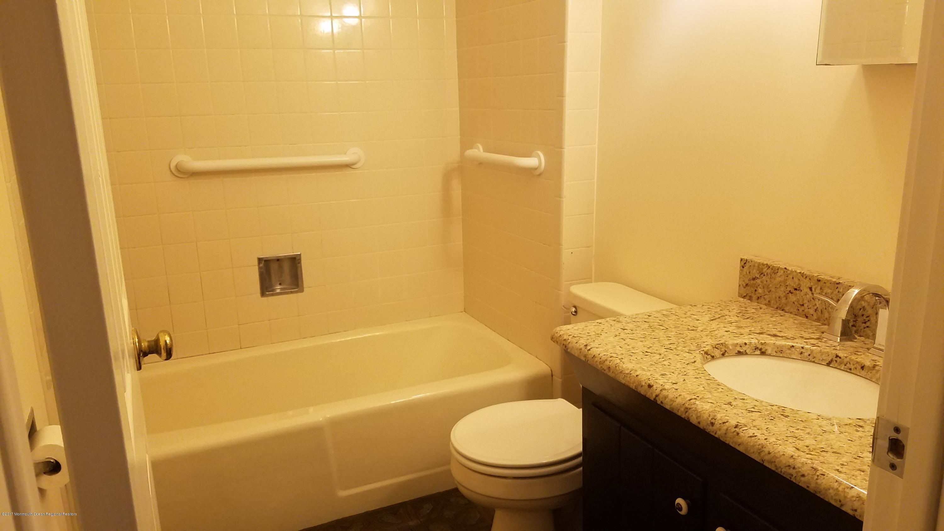 1175 Ridgefield Drive Point Pleasant, NJ 08742 - Photo 15 of 29 20171124_160849