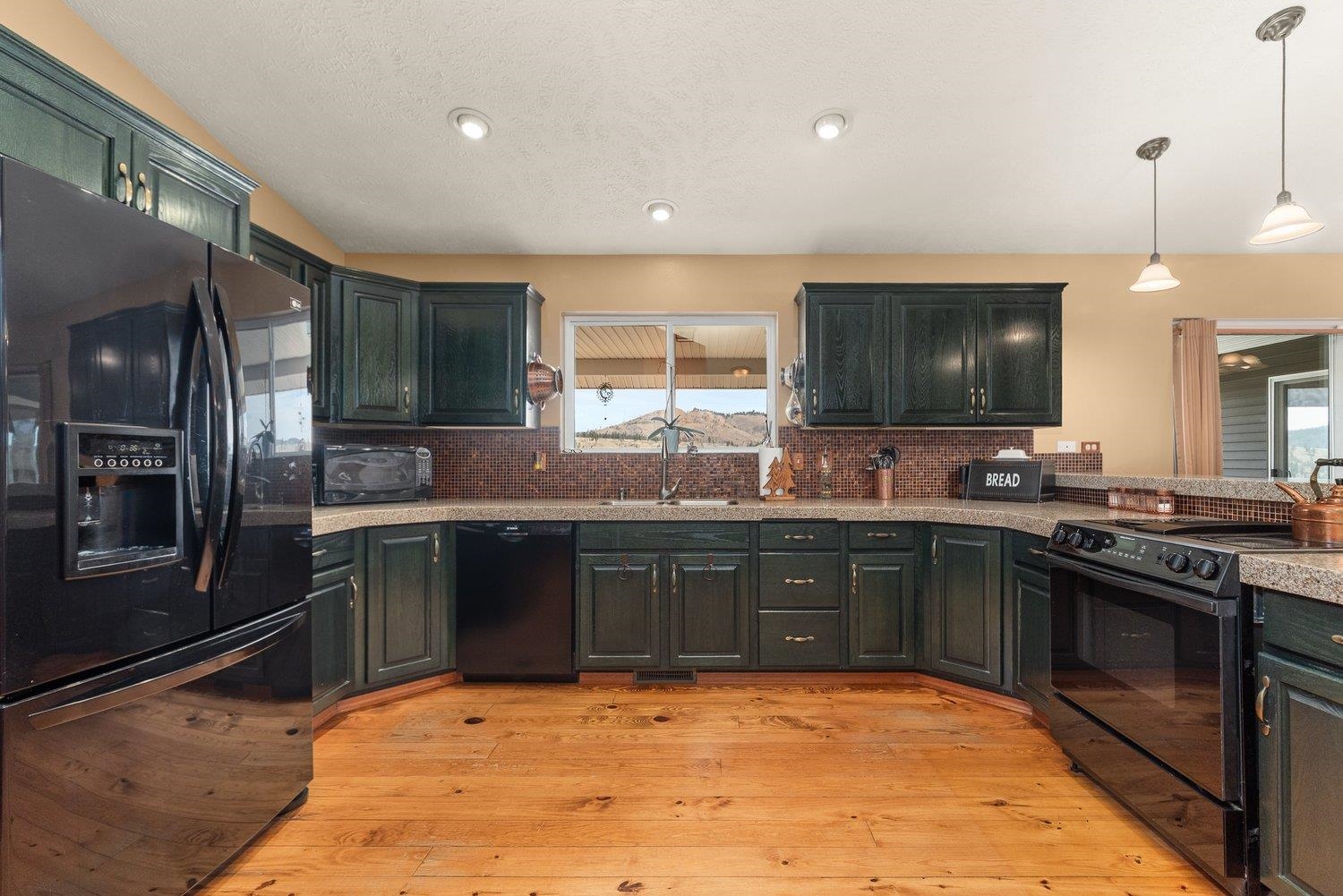 38360 Cayuse Cove Road East Davenport, WA 99122 - Photo 13 of 50