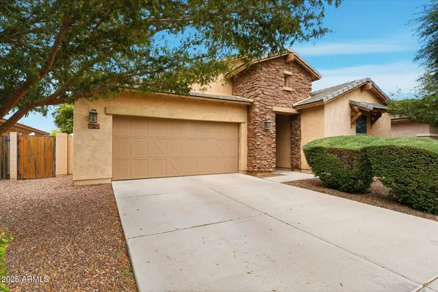 $659,000 | 1520 East King Bird Drive, Gilbert, AZ 85297