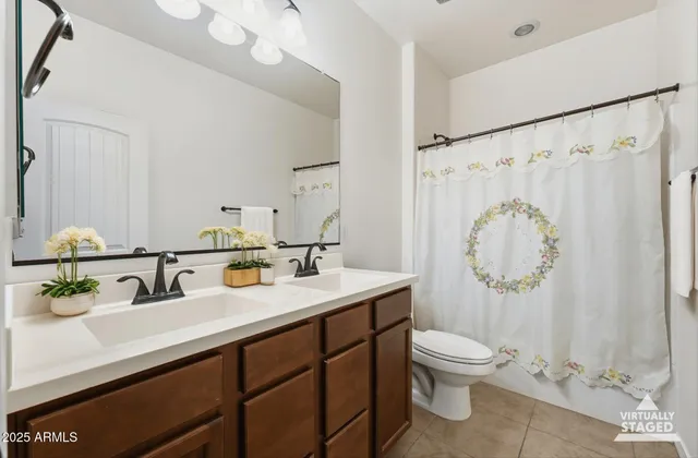 $659,000 | 1520 East King Bird Drive, Gilbert, AZ 85297