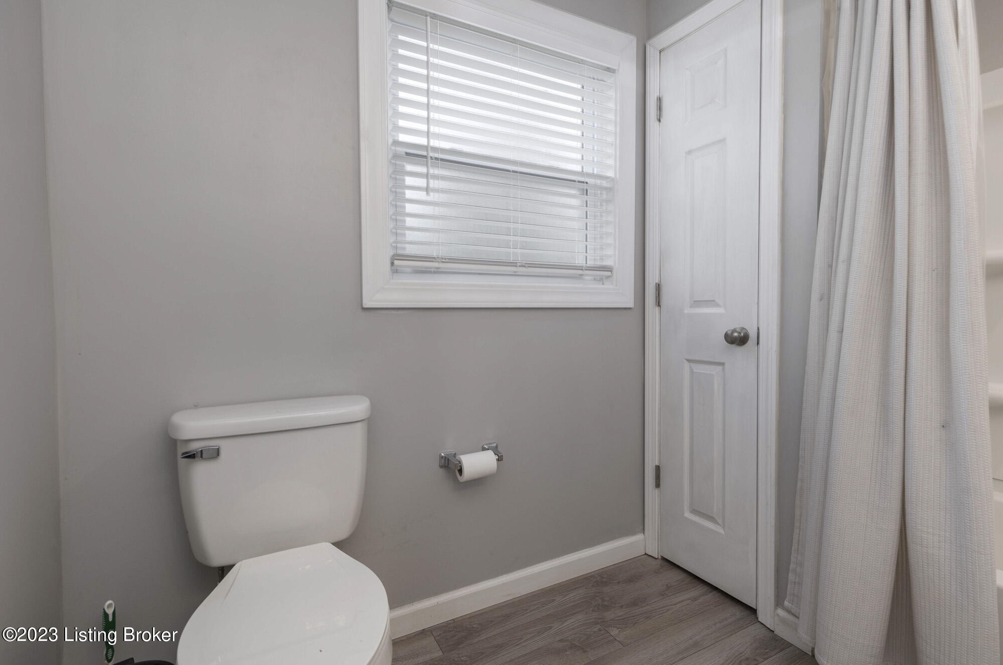 121 South Hampton Road Louisville, KY 40222 - Photo 29 of 46 Hampton030