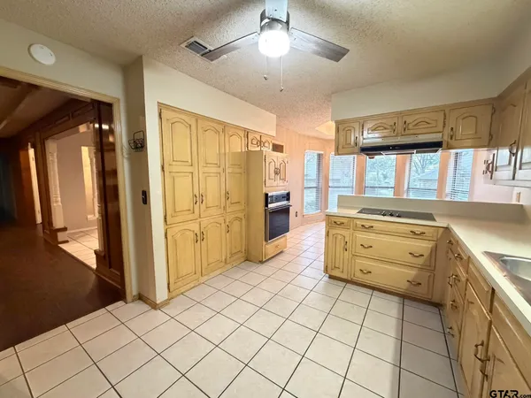 $2,600 | 2304 Deanna Avenue, Mount Pleasant, TX 75455