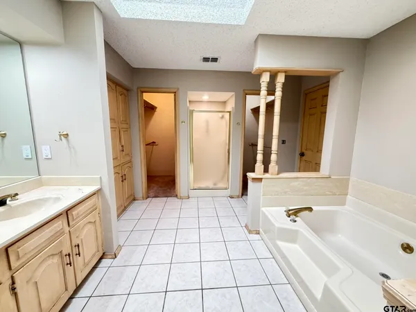 $2,600 | 2304 Deanna Avenue, Mount Pleasant, TX 75455