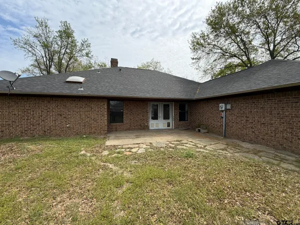 $2,600 | 2304 Deanna Avenue, Mount Pleasant, TX 75455
