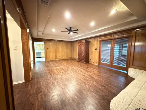 $2,600 | 2304 Deanna Avenue, Mount Pleasant, TX 75455