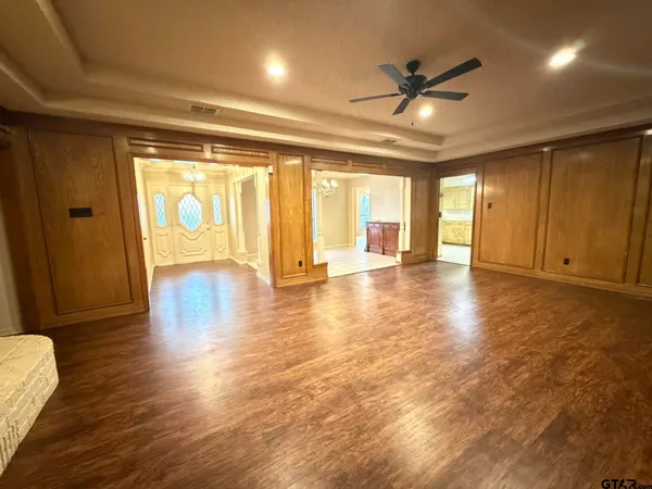 $2,600 | 2304 Deanna Avenue, Mount Pleasant, TX 75455