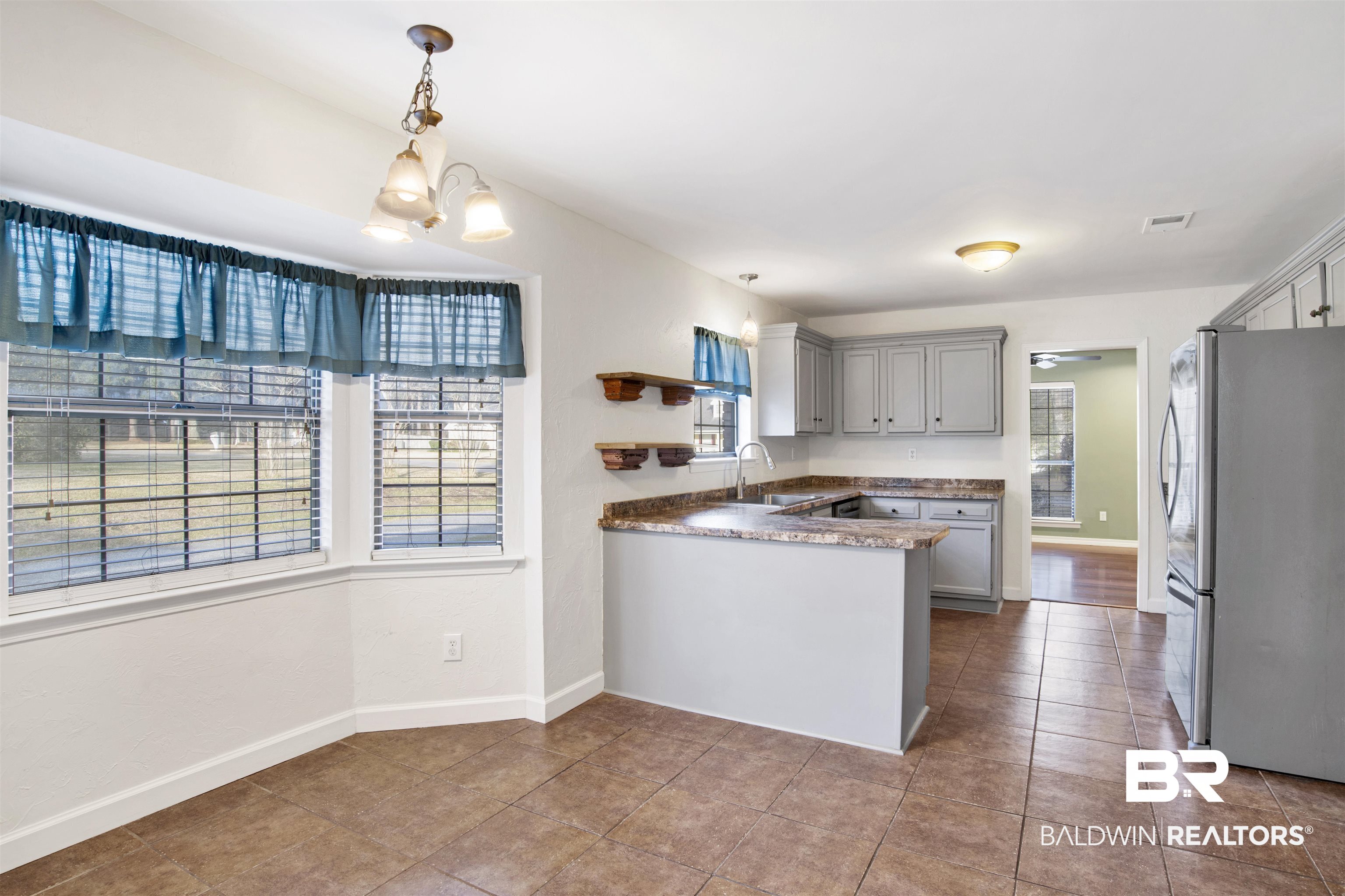 1060 7 Hills Drive Mobile, AL 36695 - Photo 13 of 36 eat in kitchen