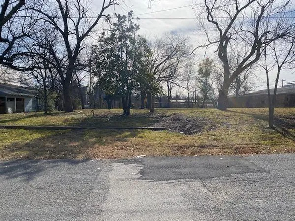 $50,000 | 314 East 2nd Street, Bonham, TX 75418