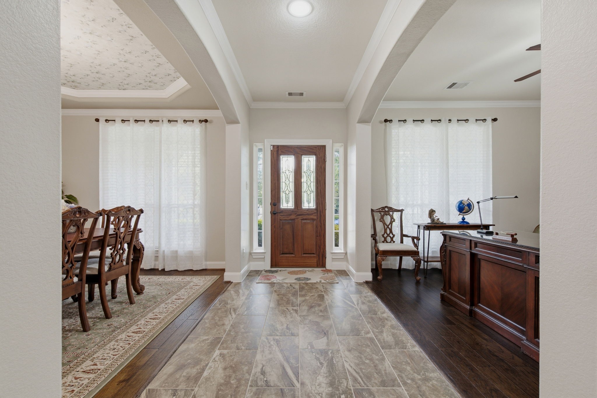 3298 Explorer Way Conroe, TX 77301 - Photo 4 of 43 FOYER