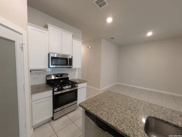 $2,300 | 9002 Sage Pond, Converse, TX 78109