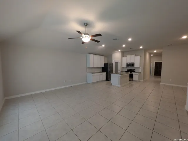 $2,300 | 9002 Sage Pond, Converse, TX 78109