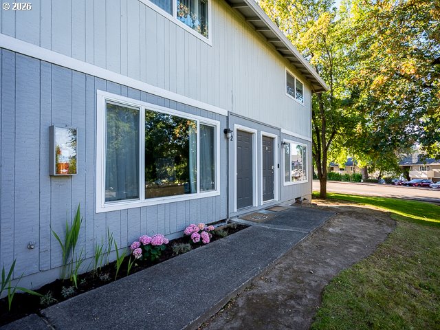 14655 Southwest 76th Avenue, Unit 2 Portland, OR 97224 - Photo 2 of 31