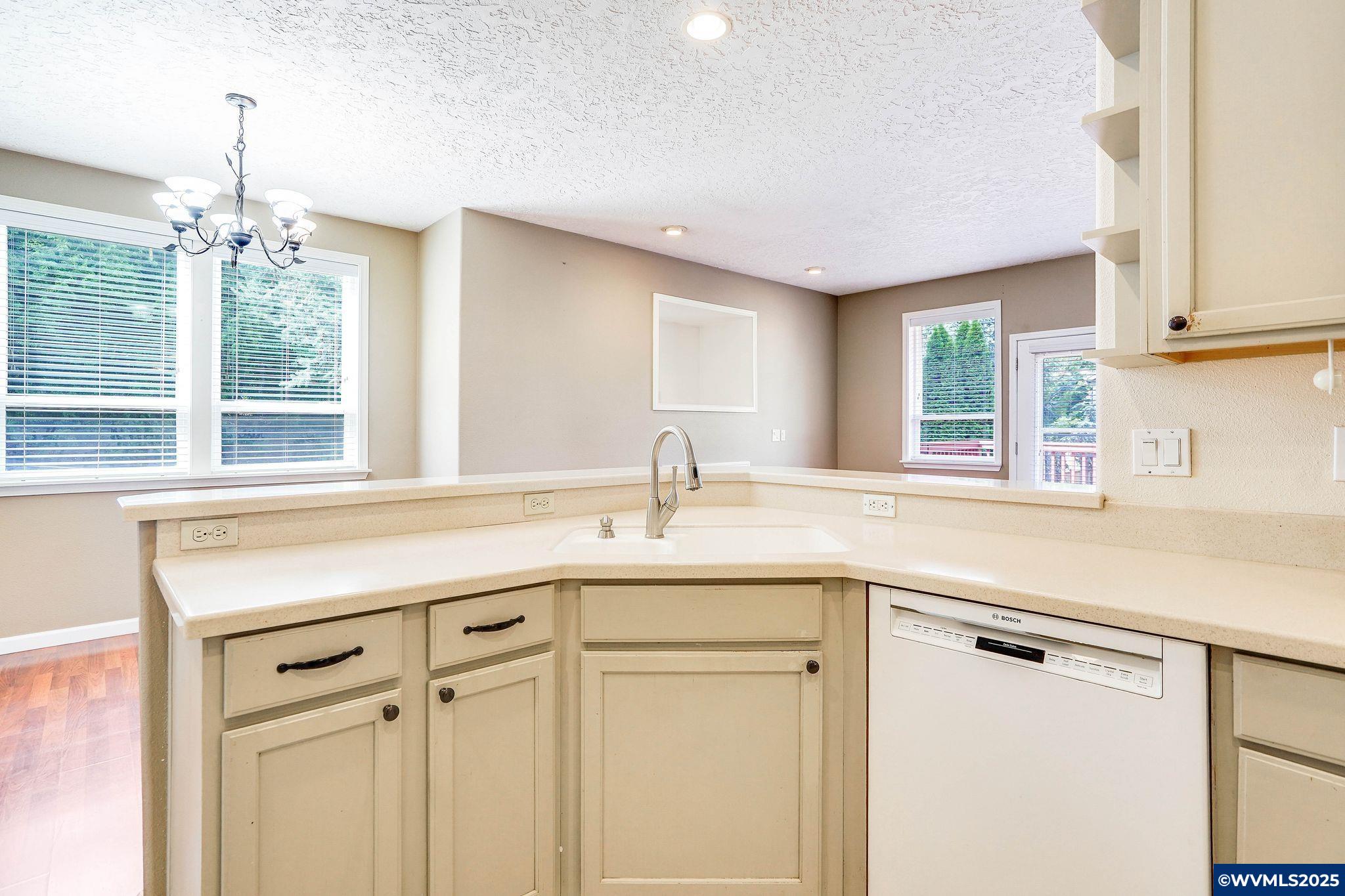 2095 Baxter Road Salem, OR 97306 - Photo 23 of 50 Gallery Image 23