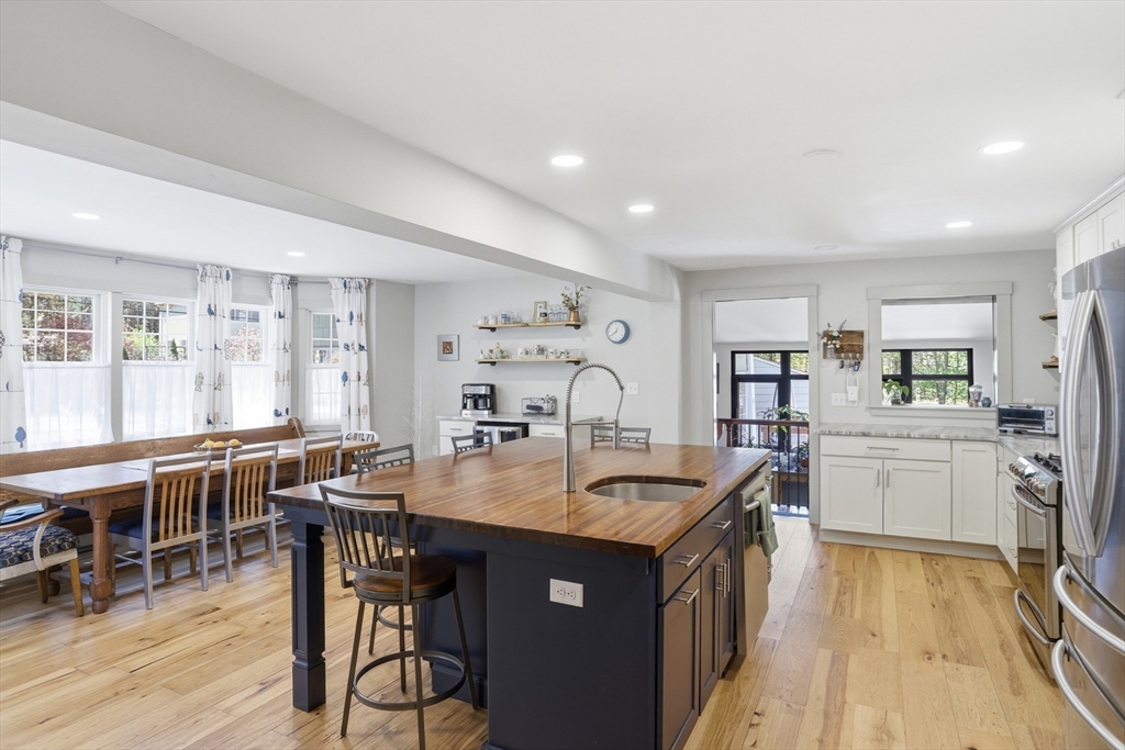 11 Graniteville Road Westford, MA 01886 - Photo 3 of 37