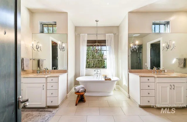 $1,395,000 | 10185 Copperhead Lane, Caldwell, ID 83607