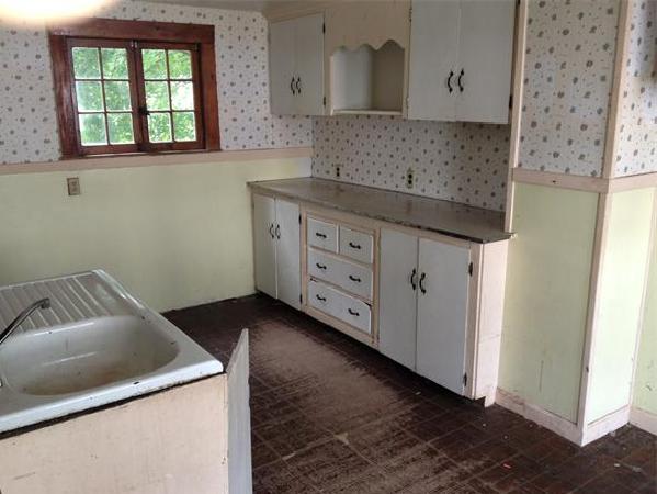54 Maple Street Athol, MA 01331 - Photo 3 of 18 Gallery Image 3