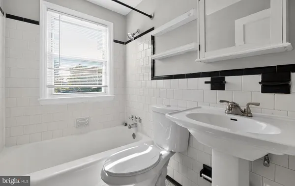 $2,250 | 60 South Hawthorne Road, Middle River, MD 21220