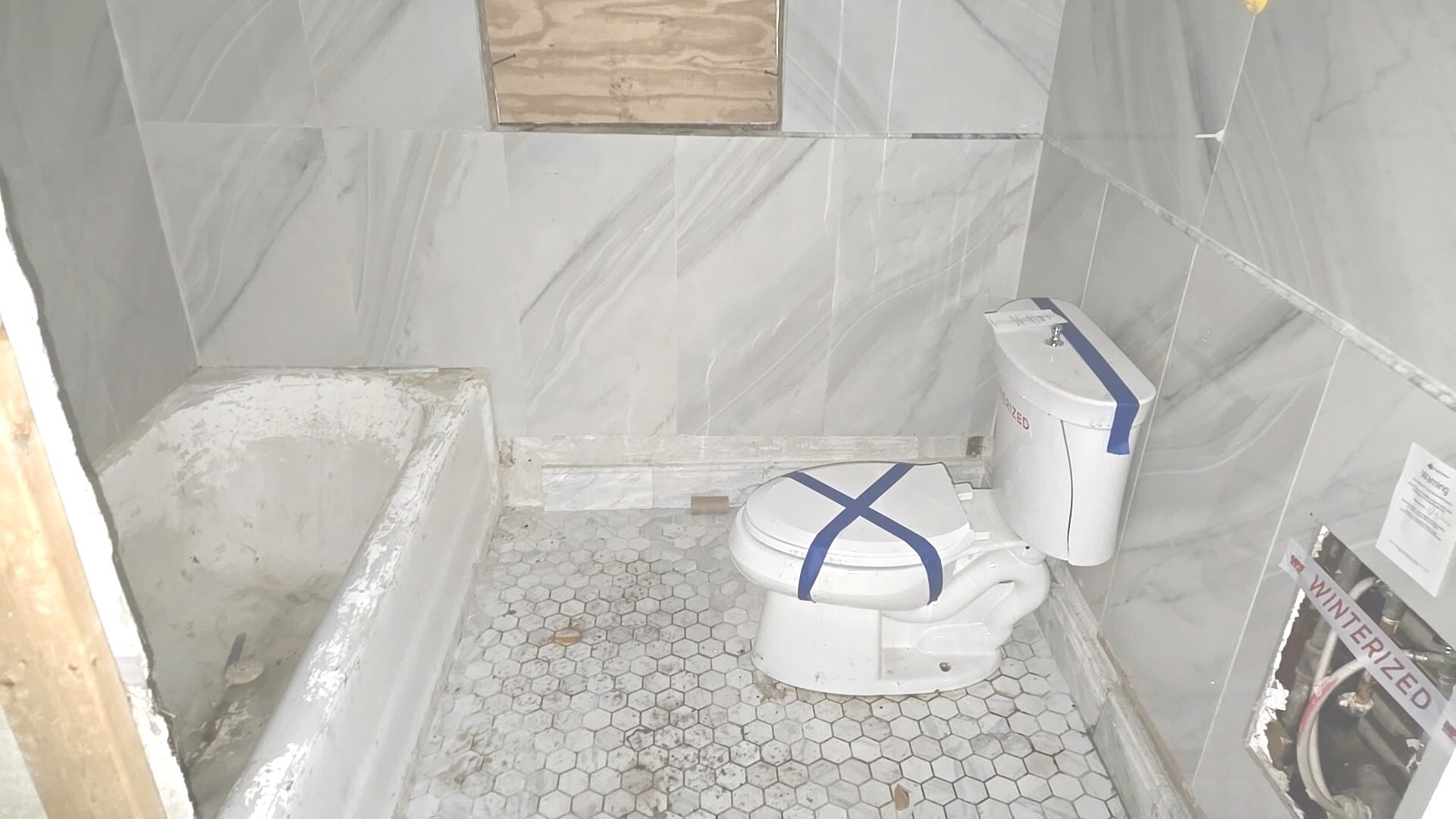 8216 South Rhodes Avenue Chicago, IL 60619 - Photo 12 of 22 a picture of a bathroom