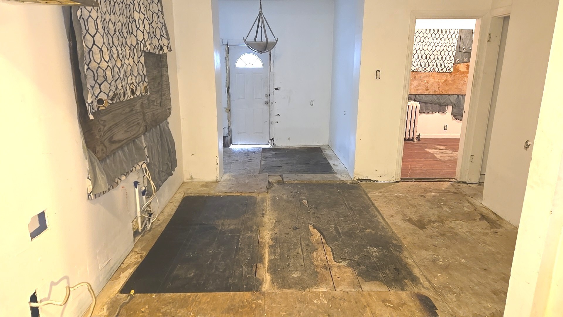 8216 South Rhodes Avenue Chicago, IL 60619 - Photo 17 of 22 a view of a bathroom