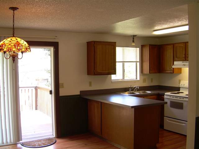 1216 North Bowdish Road Spokane Valley, WA 99206 - Photo 5 of 9 Gallery Image 5