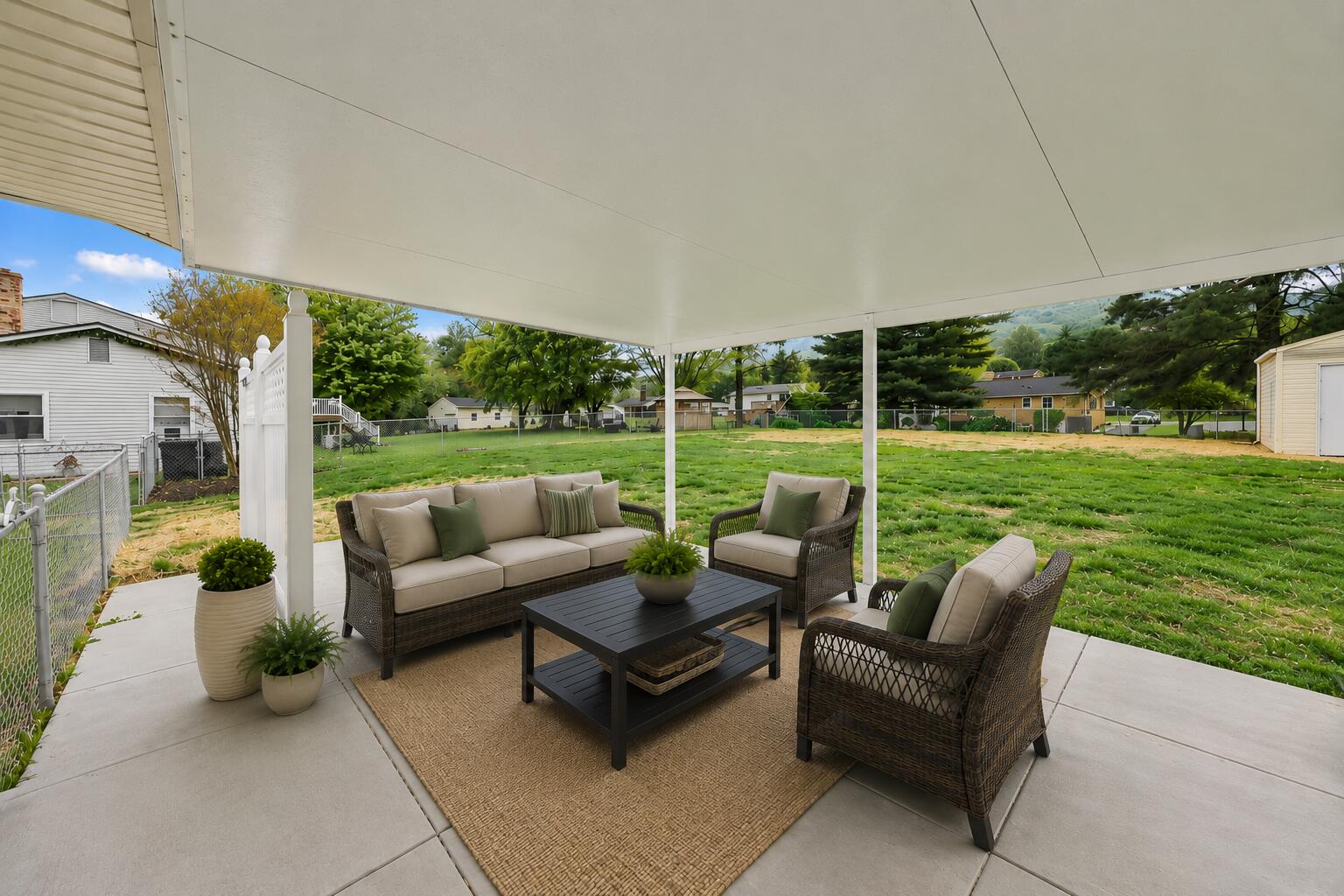 197 Apple Tree Road Roanoke, VA 24019 - Photo 35 of 45 Patio staged