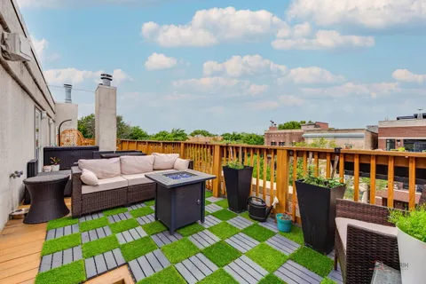 $725,000 | 1157 West Newport Avenue, Unit C, Chicago, IL 60657