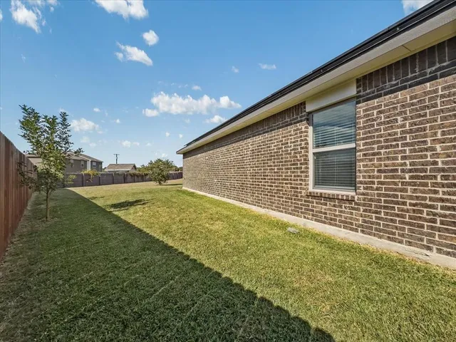 $330,000 | 14201 Bridgeview Lane, Dallas, TX 75253