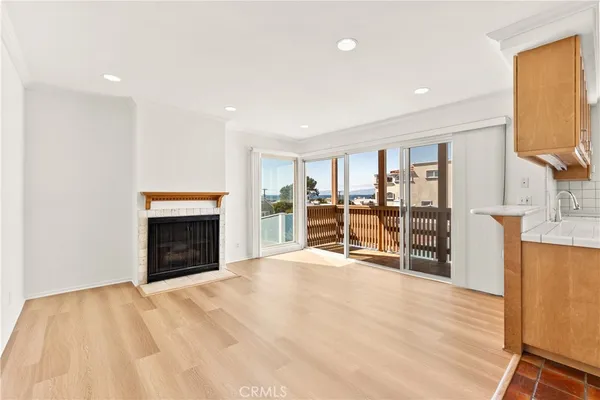 $5,100 | 600 Monterey Boulevard, Unit 8, Hermosa Beach, CA 90254