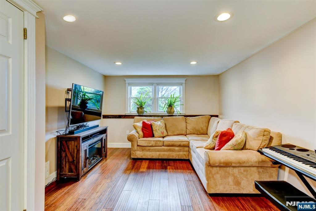 108 Golf Road Bloomfield, NJ 07003 - Photo 33 of 45 Gallery Image 33