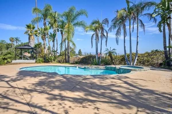 $1,575,000 | 330 Skyline Drive, Vista, CA 92084