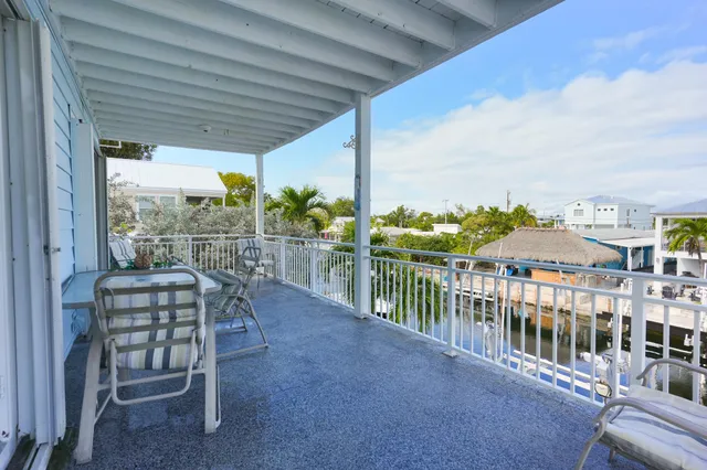a view of entrance of the house