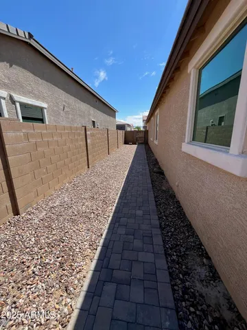 $459,500 | 8014 West Atlantis Way, Phoenix, AZ 85043