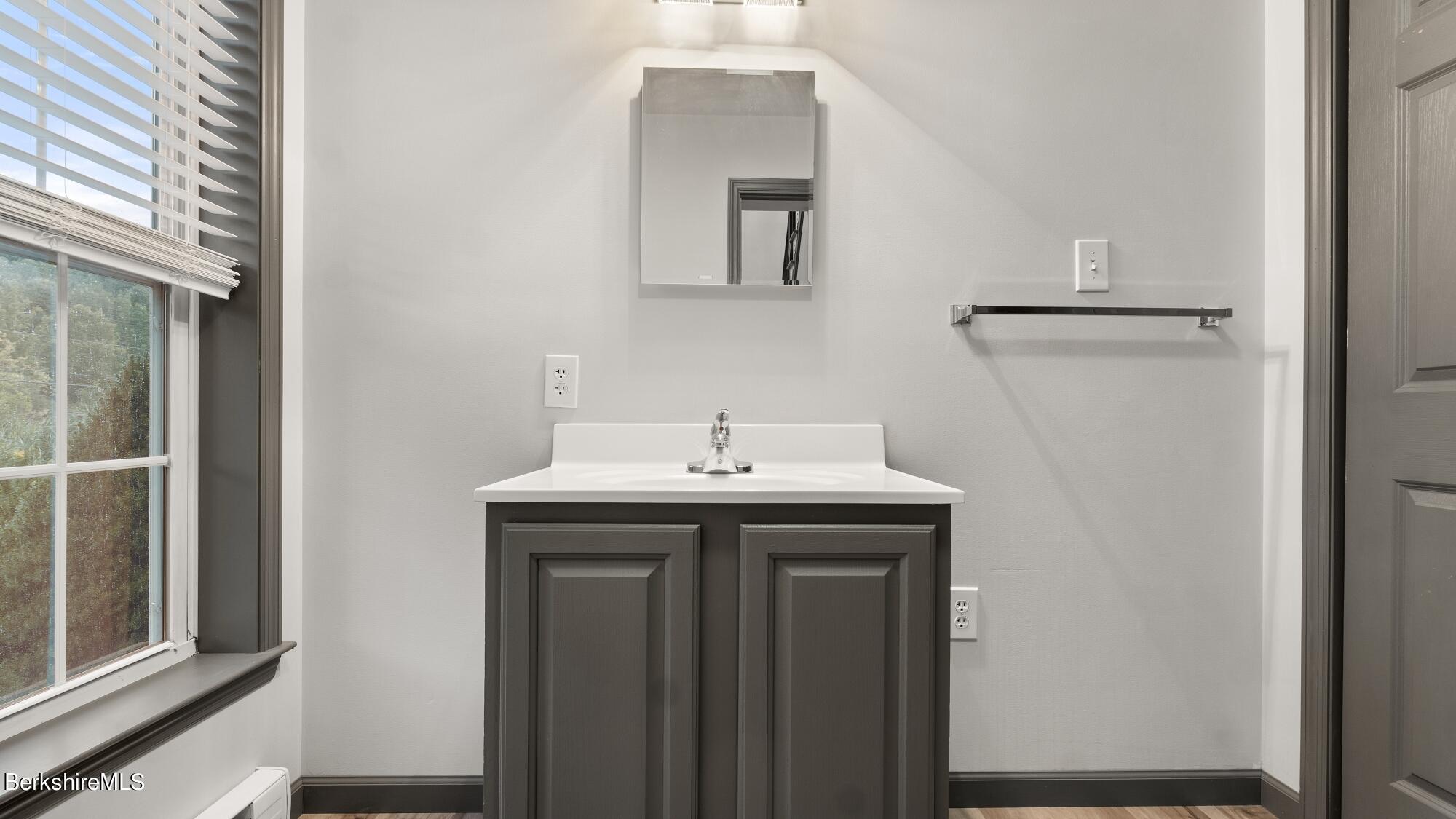 278 East Harbor Road Cheshire, MA 01225 - Photo 26 of 36 First Floor Powder Room