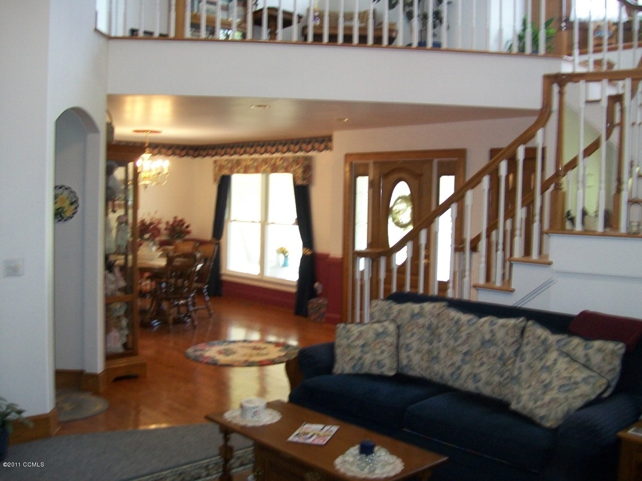 166 Shell Landing Road Beaufort, NC 28516 - Photo 16 of 29 Living/entry/dining