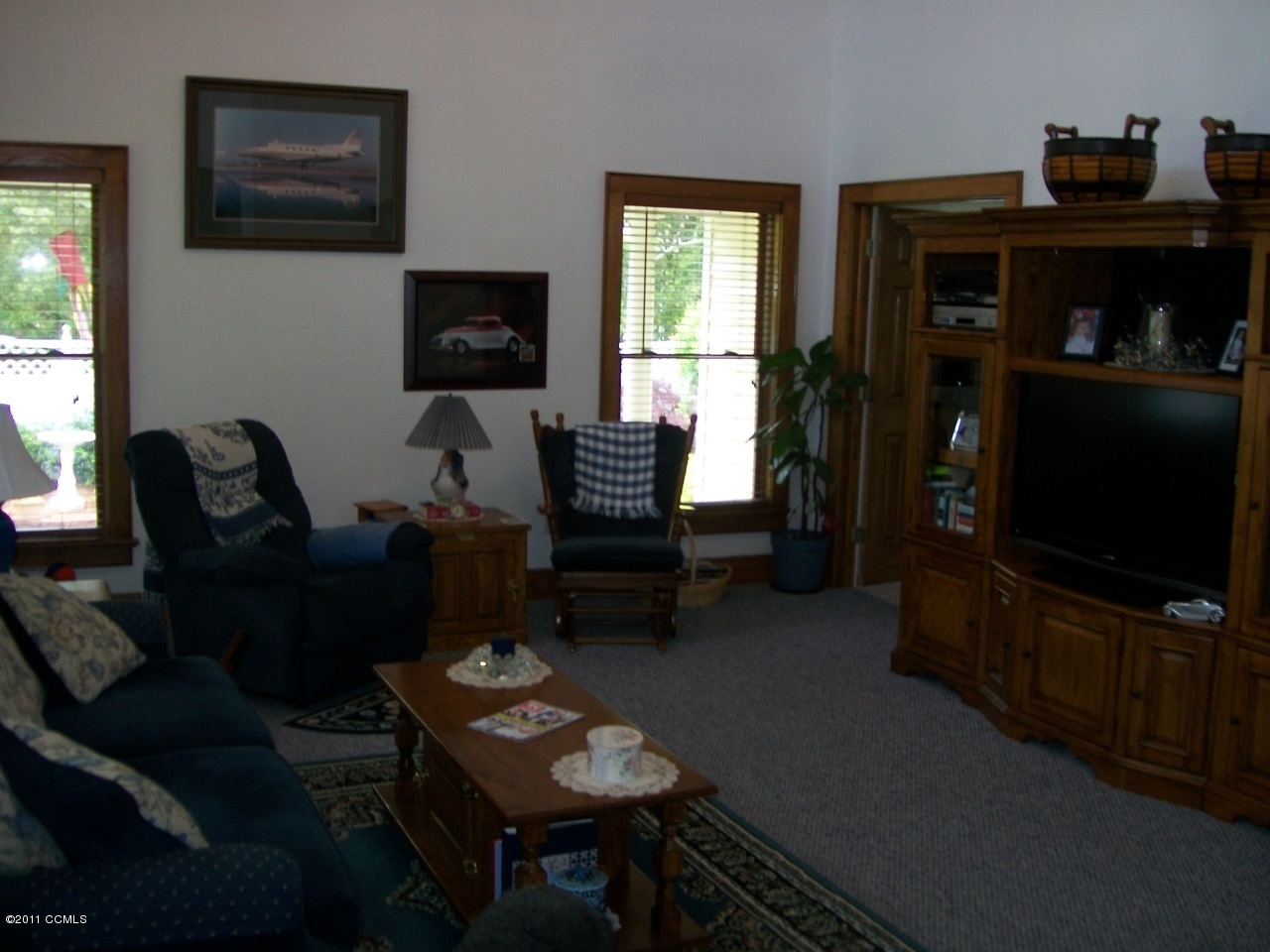 166 Shell Landing Road Beaufort, NC 28516 - Photo 6 of 29 Living room