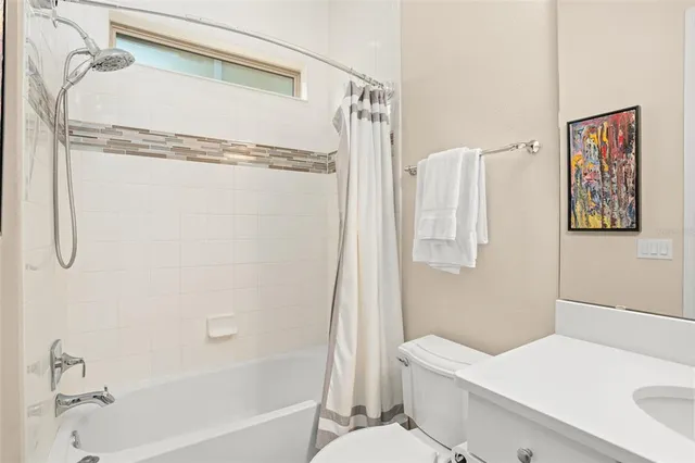 a view of an house that has garden