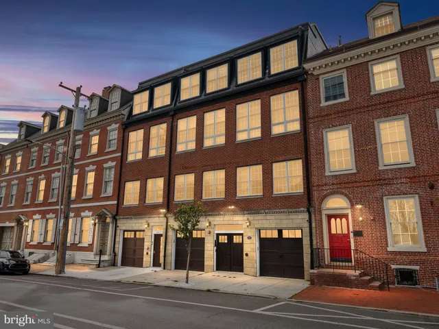 $1,250,000 | 512 South Front Street, Unit 2, Philadelphia, PA 19147