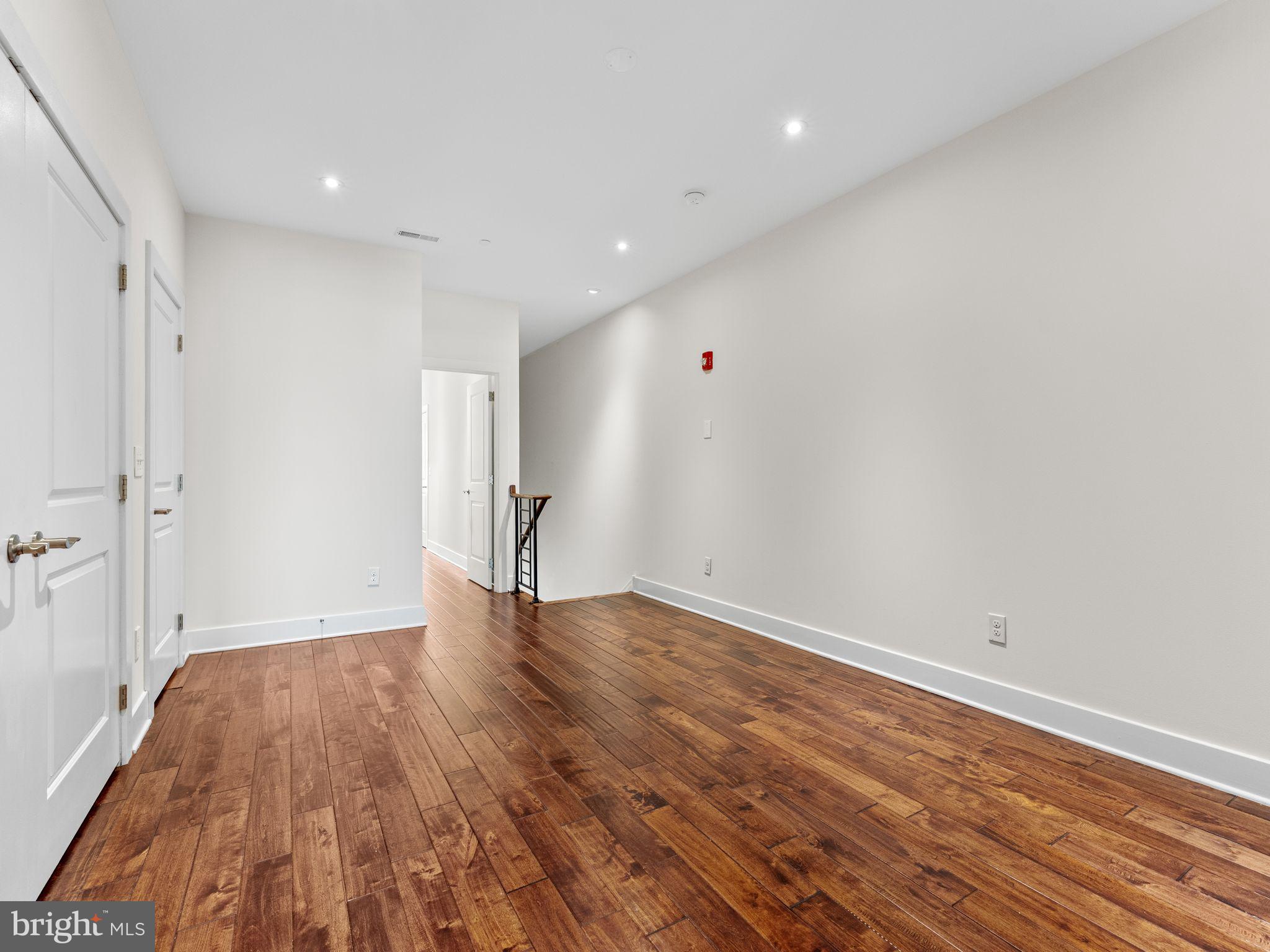 512 South Front Street, Unit 2 Philadelphia, PA 19147 - Photo 18 of 52