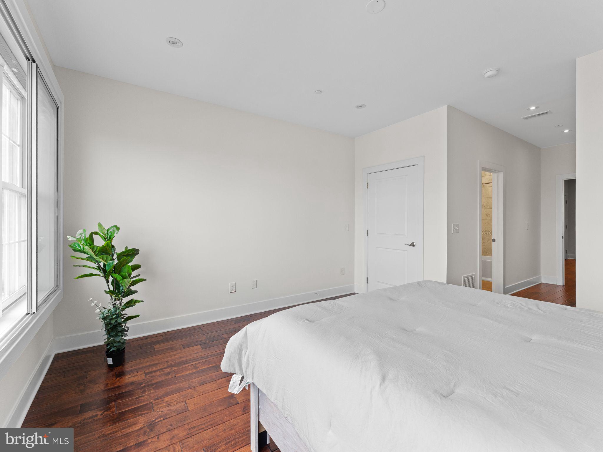 512 South Front Street, Unit 2 Philadelphia, PA 19147 - Photo 26 of 52