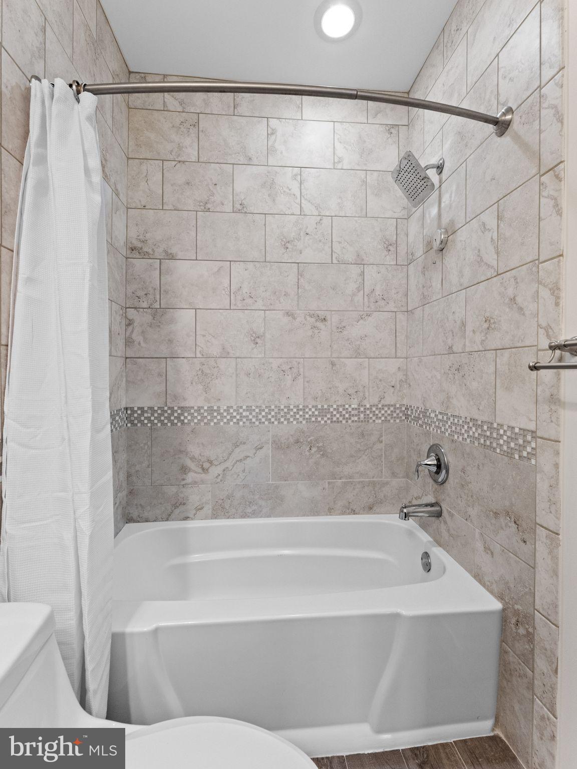512 South Front Street, Unit 2 Philadelphia, PA 19147 - Photo 29 of 52