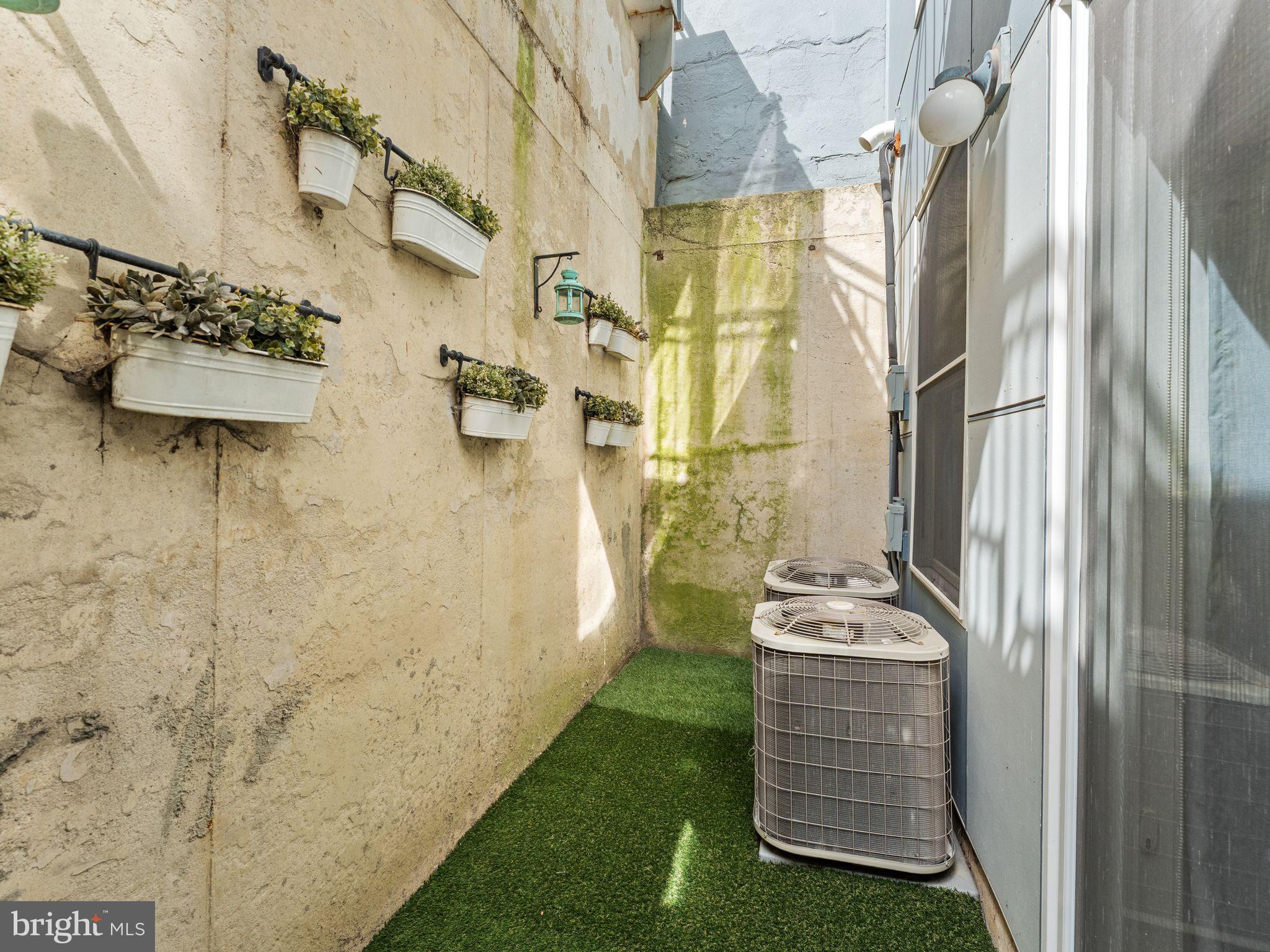 512 South Front Street, Unit 2 Philadelphia, PA 19147 - Photo 35 of 52