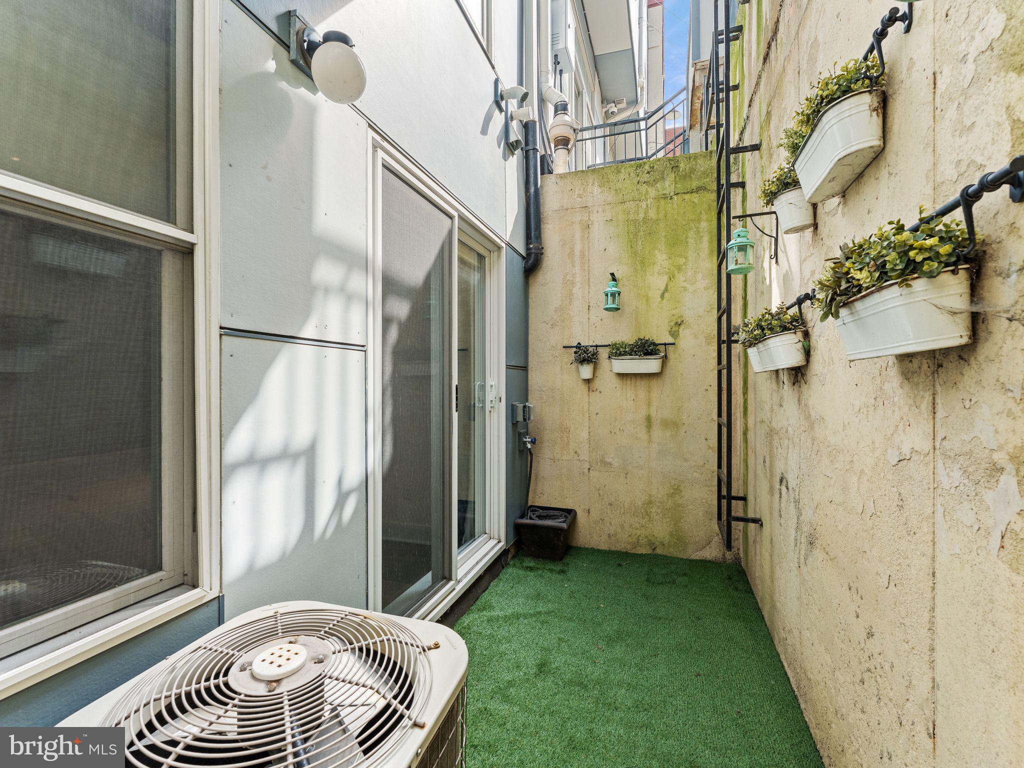 512 South Front Street, Unit 2 Philadelphia, PA 19147 - Photo 36 of 52