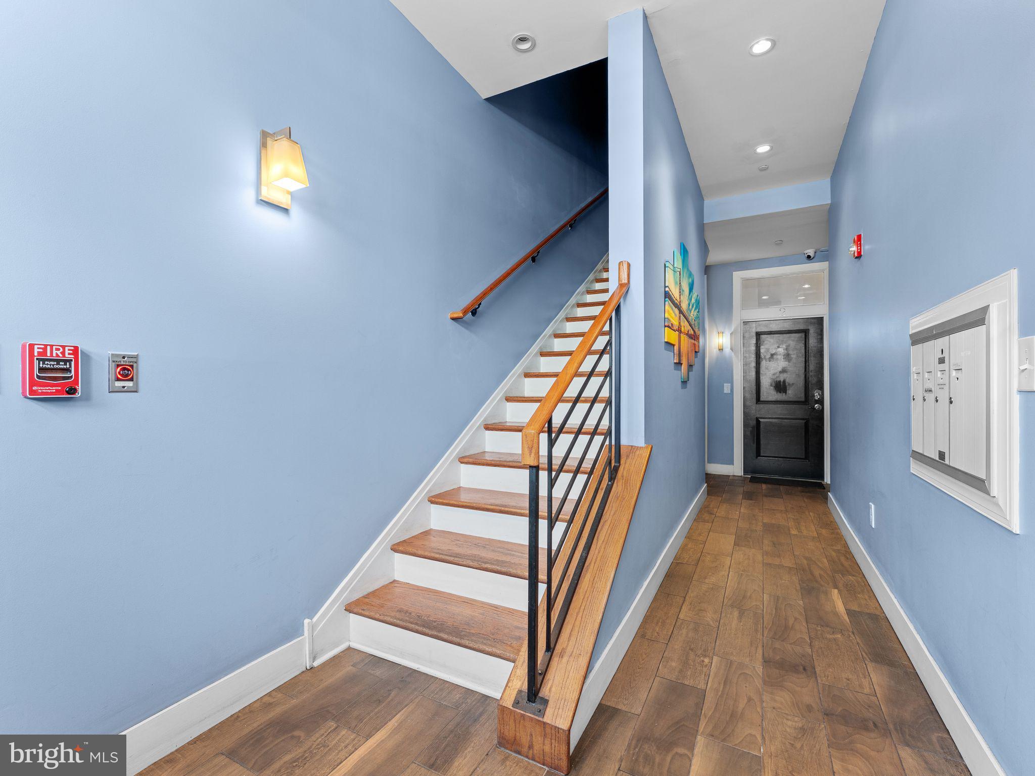 512 South Front Street, Unit 2 Philadelphia, PA 19147 - Photo 4 of 52