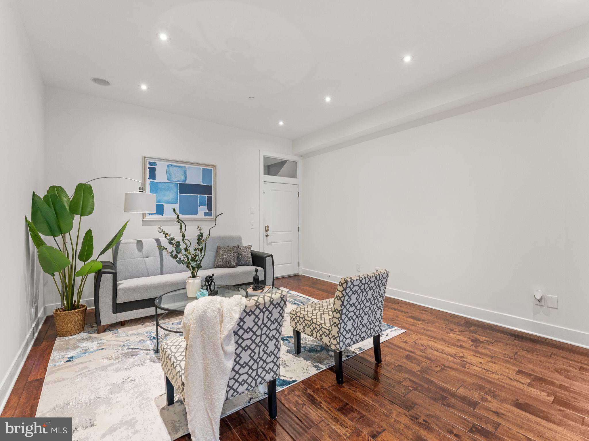 512 South Front Street, Unit 2 Philadelphia, PA 19147 - Photo 6 of 52