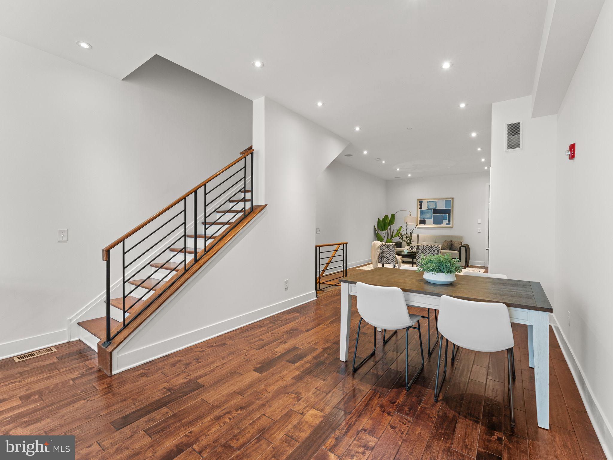 512 South Front Street, Unit 2 Philadelphia, PA 19147 - Photo 8 of 52