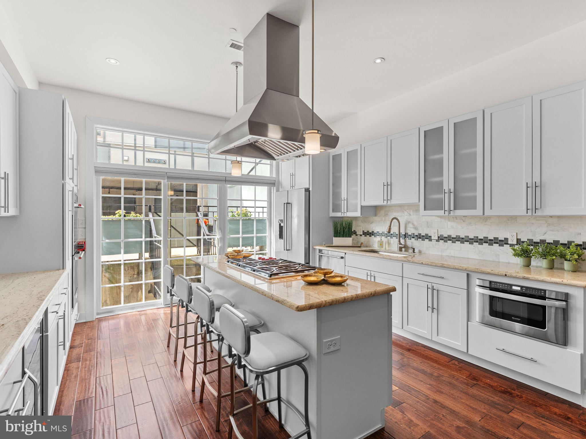 512 South Front Street, Unit 2 Philadelphia, PA 19147 - Photo 9 of 52